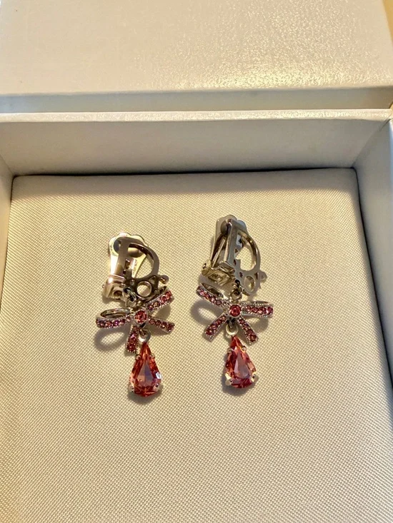🌸 Dior Pink Bow Crystal Clip-On Earrings (with Box & Card) - Picture 4 of 5